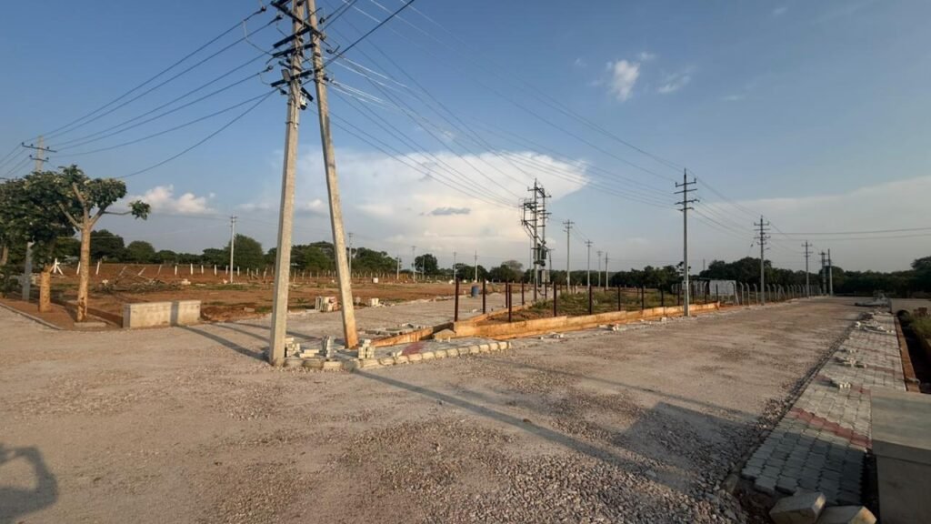 30ft Roads with Interlocking Pathway